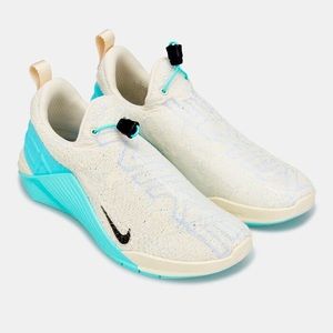 Nike Women's React Metcon Shoe 9.5 for style OR high impact training!